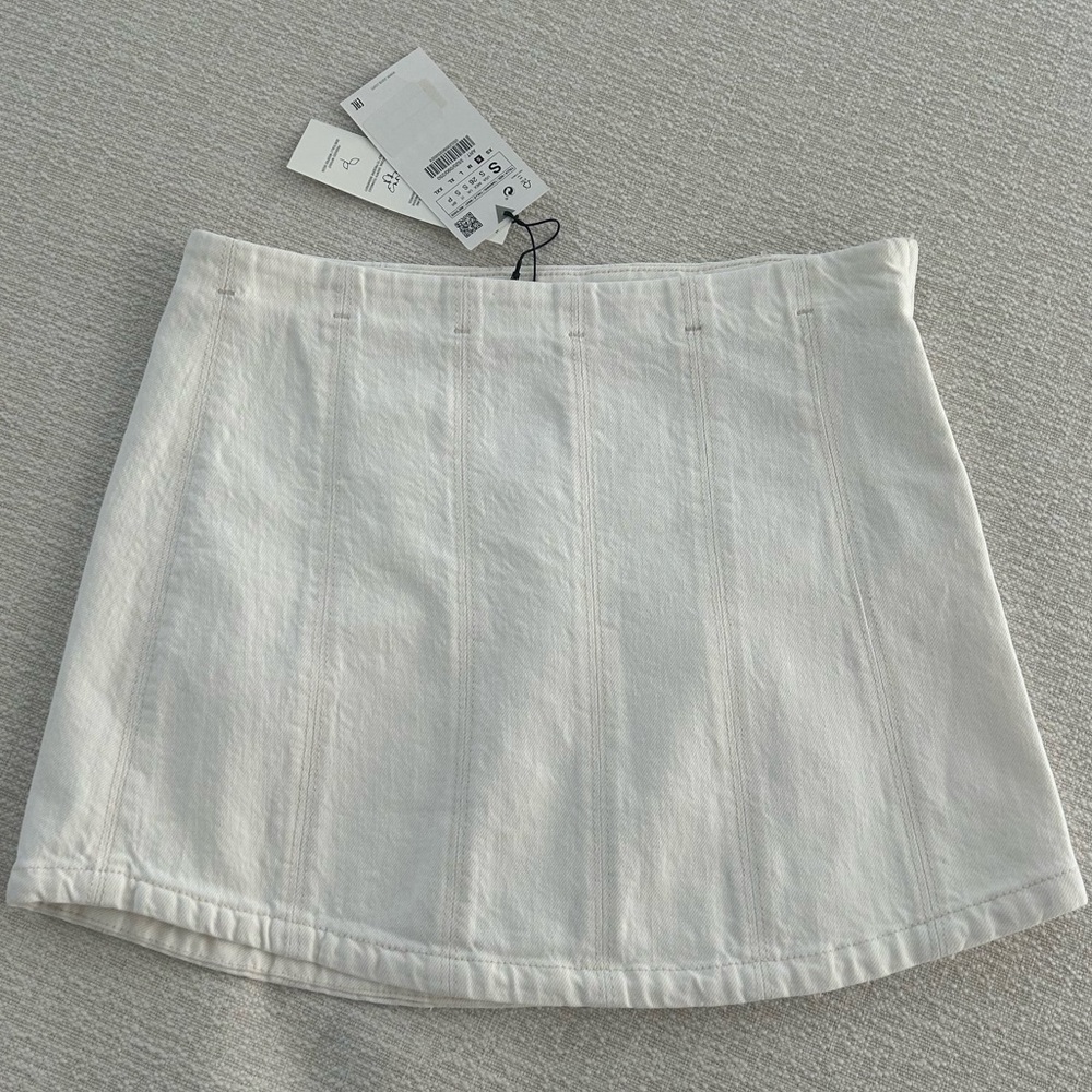Zara White Denim Mini Skirt in Small REF. 5520/090
